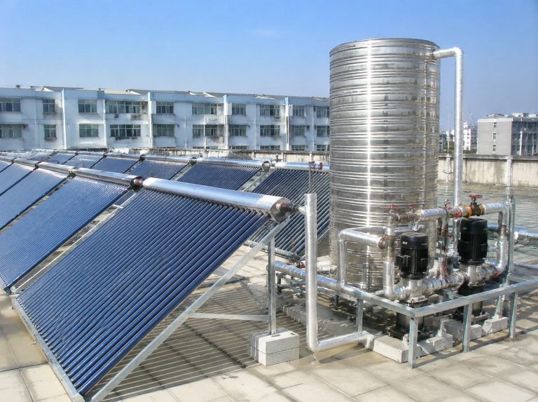 南阳市城乡一体化示范区商用大容量真空管太阳能热水系统